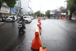 Pemasangan Water Barrier Di Jalan Semeru Malang Masuk Tahap Evaluasi