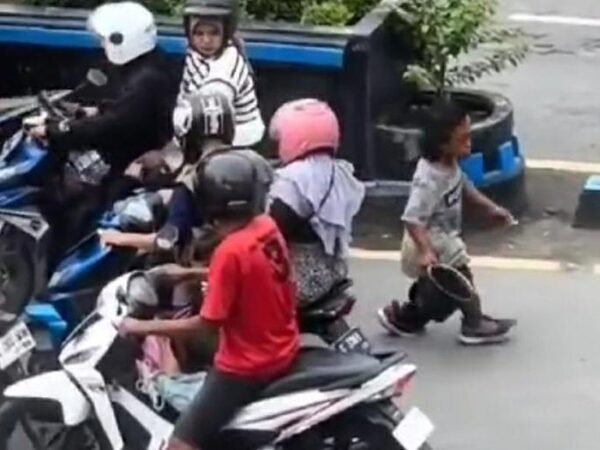 Pengemis Nekat Di Tegal Sundut Rokok Ke Pemotor, Ini Akhir