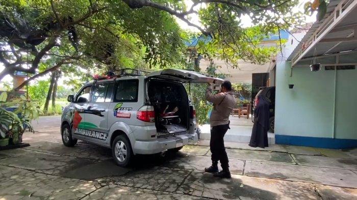 Polisi Sukoharjo Aipda Irawan Sulap Mobil Pribadi Jadi Ambulans Gratis