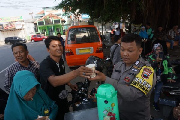 Polsek Batang Hadirkan Program Ngucur Pak, Inovasi Humanis Untuk Masyarakat