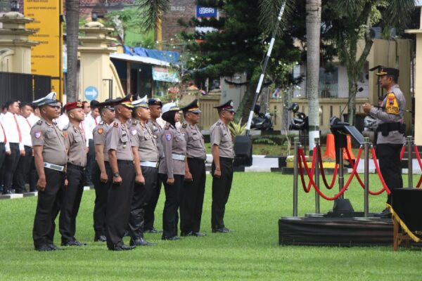 Prestasi Diakui, 104 Personel Polresta Banyumas Dan 2 Brimob Naik