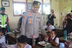 Program Gizi Sekolah, Kapolres Jembrana Komitmen Tingkatkan Kesehatan Siswa