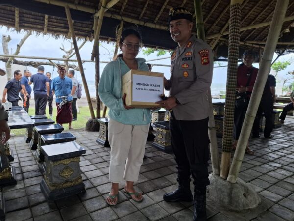 Program “minggu Kasih” Polres Jembrana Hadir Di Desa Yehembang