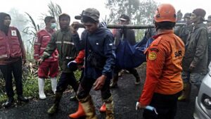 Tragedi Longsor Di Pekalongan: 16 Nyawa Melayang, 10 Luka Luka