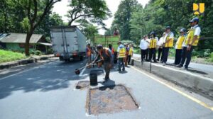 Antisipasi Mudik, Perbaikan Jalan Berlubang Di Pantura Jateng Dikebut