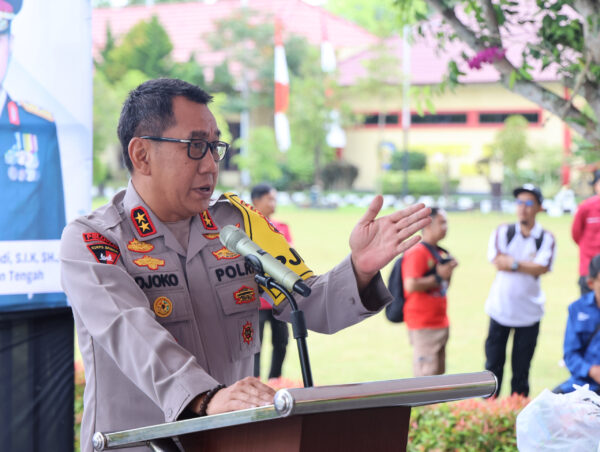 Baksos Polri Presisi, Kapolda Kalteng Salurkan Ribuan Paket Sembako Untuk