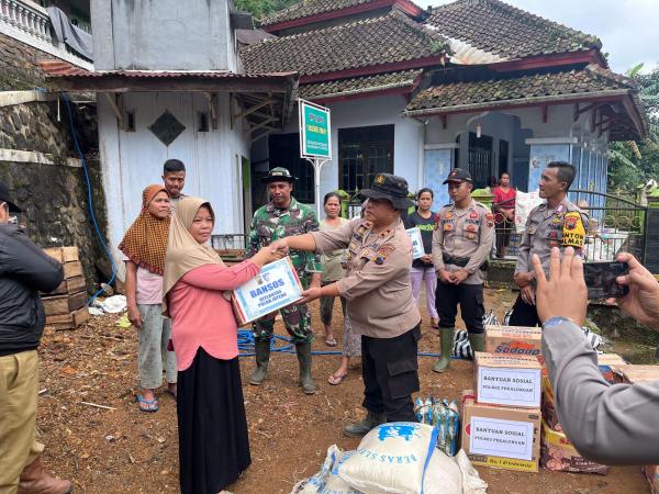 Bakti Sosial Tni Polri Di Petungkriyono, Bantu Korban Longsor Pekalongan