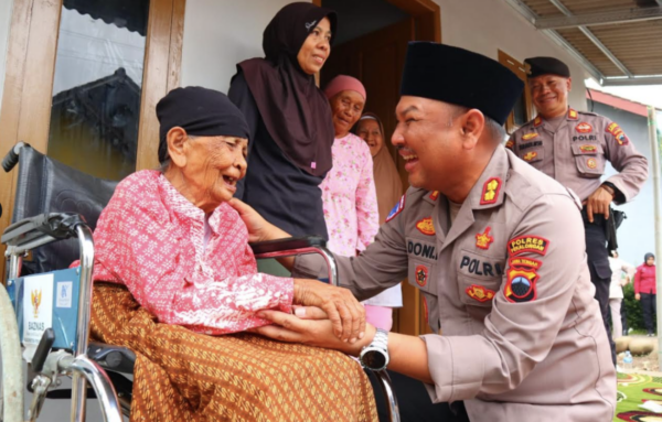 Bedah Rumah Tuntas, Polres Pekalongan Gelar Syukuran Untuk Mbah Suminah