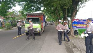 Cegah Pelanggaran, Satlantas Polres Jembrana Gencar Beri Edukasi Ke Pengendara