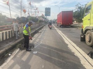 Hindari Lubang, Dua Wanita Tewas Terseruduk Truk Di Pantura Batang