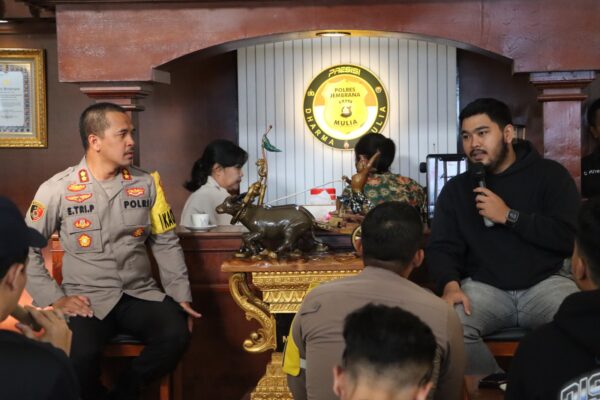 Kapolres Jembrana Gelar Jumat Curhat Bersama Komunitas Motor Besar Bali