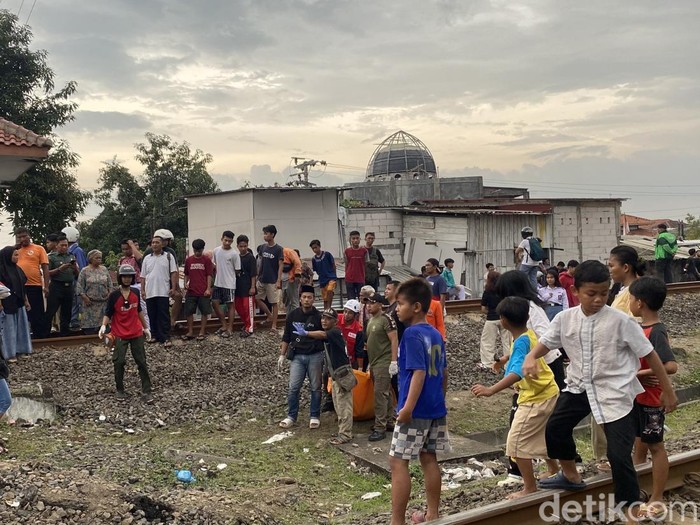 Kecelakaan Tragis, Siswi Smkn 10 Semarang Tewas Setelah Dihantam Kereta