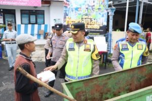 Polres Banjarnegara Gelar Aksi Simpatik Bagikan Sarapan Gratis