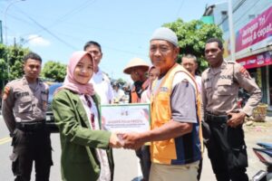 Polres Banjarnegara Dan Mahasiswa Kolaborasi Gelar Bakti Sosial Ramadan 1446