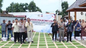 Ringankan Beban Warga, Polres Jepara Bagikan 150 Paket Sembako