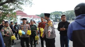 2.000 paket sembako dibagikan, kapolresta malang kota dan gmni jatim