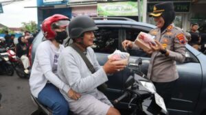 4.610 takjil dibagikan, polres semarang gandeng ormas untuk aksi sosial