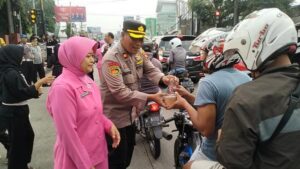 Aksi sosial ramadhan, sh terate dan polsek tingkir salatiga berbagi