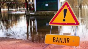 Diguyur hujan berjam jam, 15 desa di rembang terendam banjir