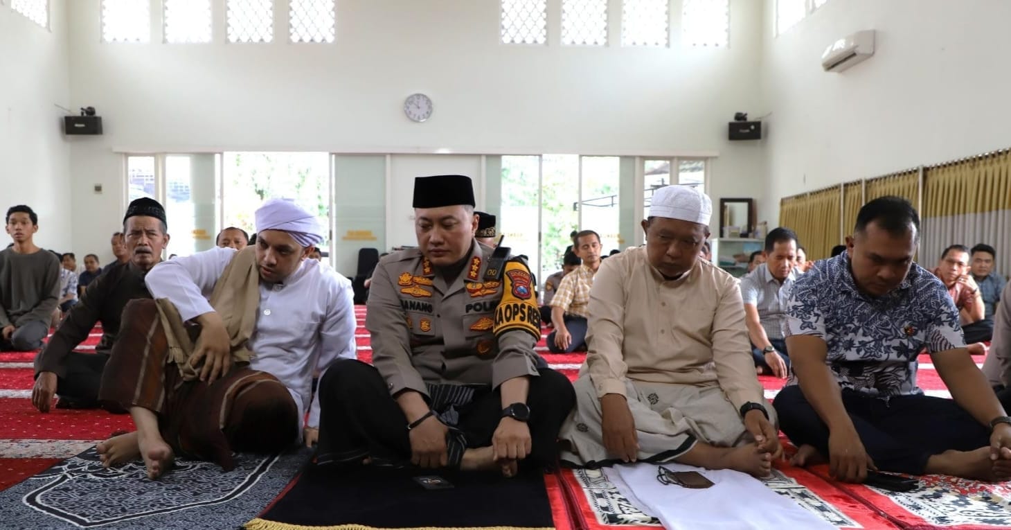 Doa untuk rekan gugur, polresta malang kota laksanakan salat gaib