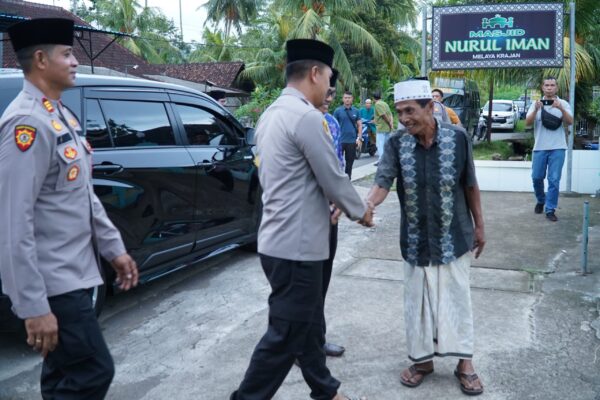 Kapolres jembrana ajak jemaah masjid nurul iman melaya resapi makna