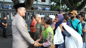 Kapolresta malang kota, forkopimda, dan gmni jatim gotong royong bersihkan