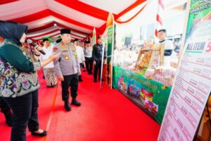 Kapolri hadiri bazar ramadan dan baksos polri presisi di surabaya