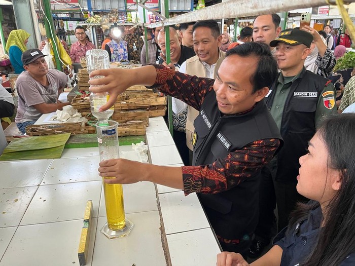 Minyakita di kota malang diduga tak sesuai takaran, investigasi dimulai