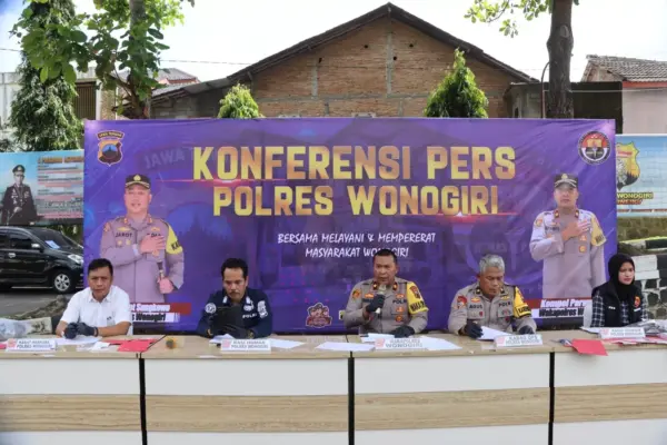 Operasi ramadhan di wonogiri, polisi amankan petasan dan miras ilegal