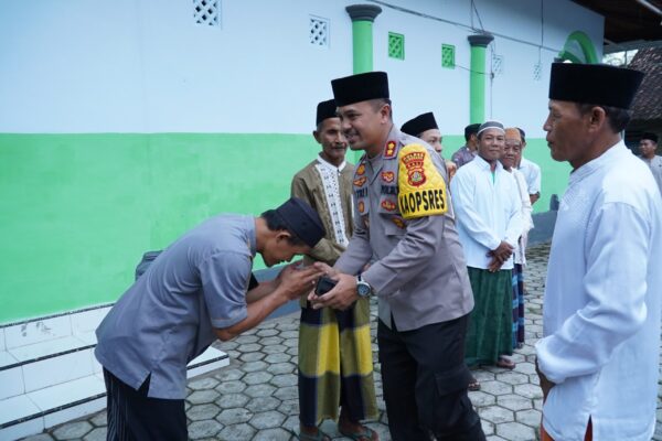 Penuh kebersamaan, kapolres jembrana gelar “rindu ramadhan” di masjid nurul