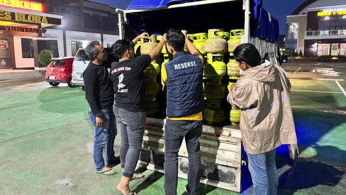 Polisi blora ungkap penyelundupan ratusan tabung gas melon dari jawa