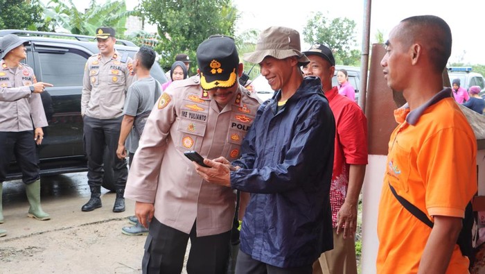 Polres grobogan jemput bola, layani surat kehilangan untuk korban banjir