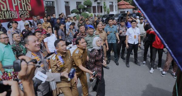 Polresta malang kota sita ribuan botol miras dalam operasi pekat