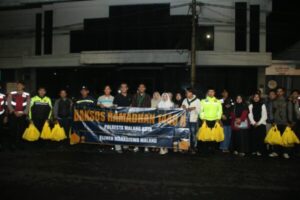 Polresta malang kota wujudkan kepedulian lewat sahur on the road