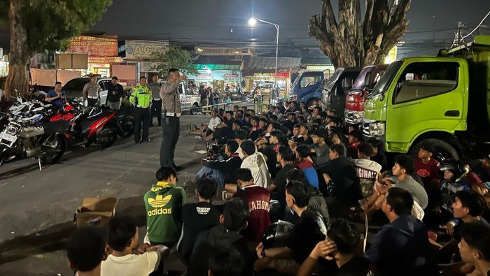 Razia balap liar, polres semarang amankan 118 motor di jalur