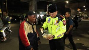 Sahur on the road, kapolresta malang kota dan mahasiswa bersinergi