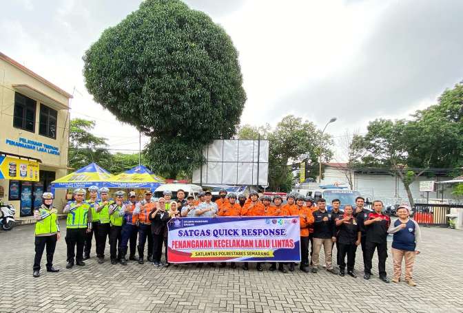 Satgas quick response polrestabes semarang siap tangani kecelakaan dan kelancaran