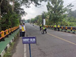 Satlantas polres banjarnegara cek kesiapan jalur jelang mudik lebaran