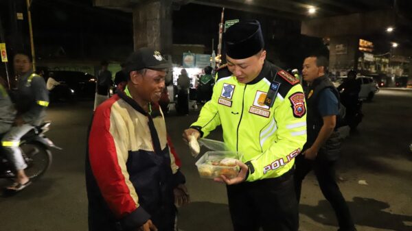 Sinergi polri dan mahasiswa, sahur on the road di malang