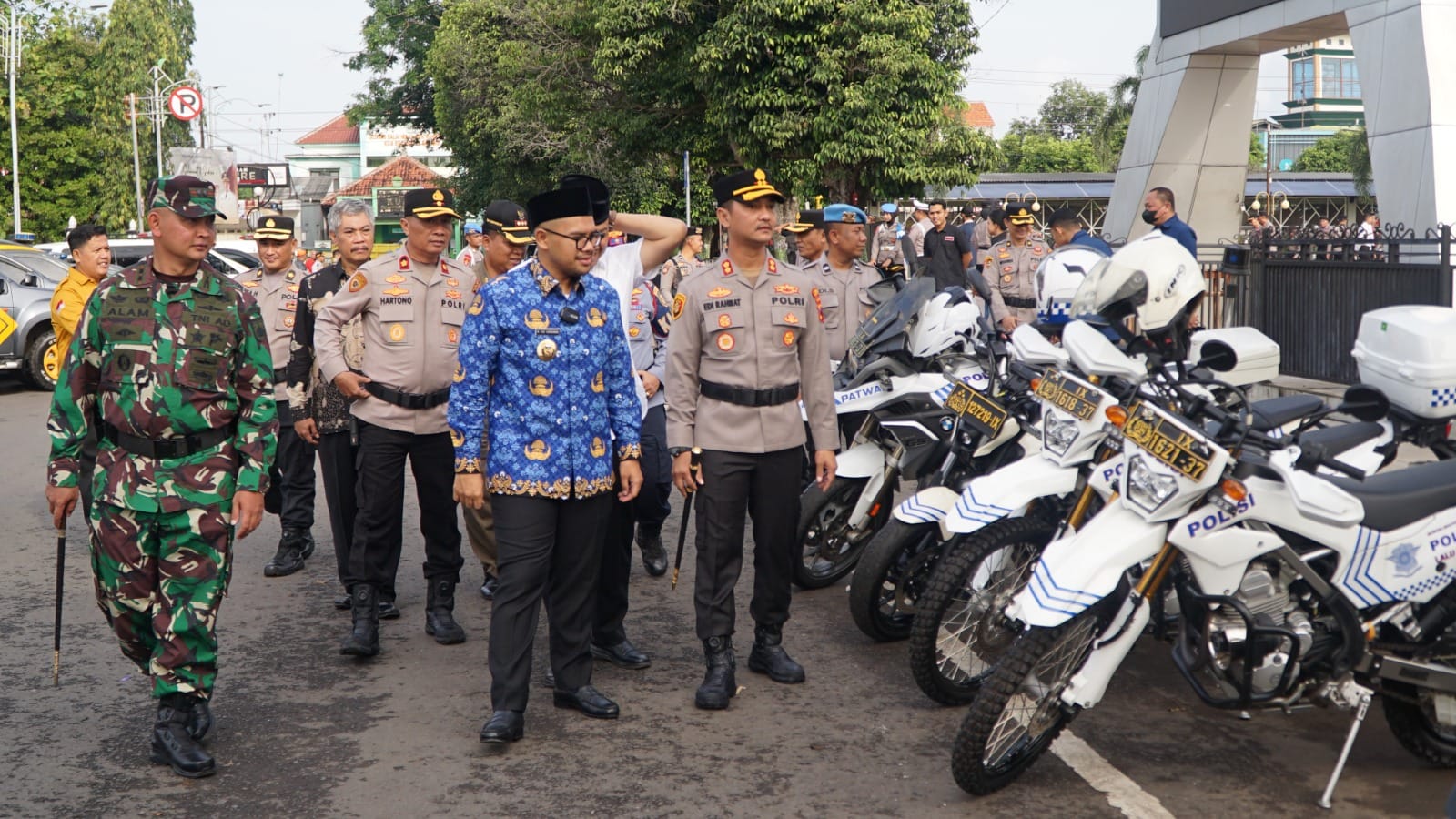 Tni polri siapkan personel untuk amankan mudik lebaran 2025