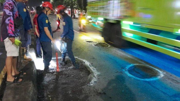 Viral di kabupaten semarang, polisi dan damkar kompak tambal jalan